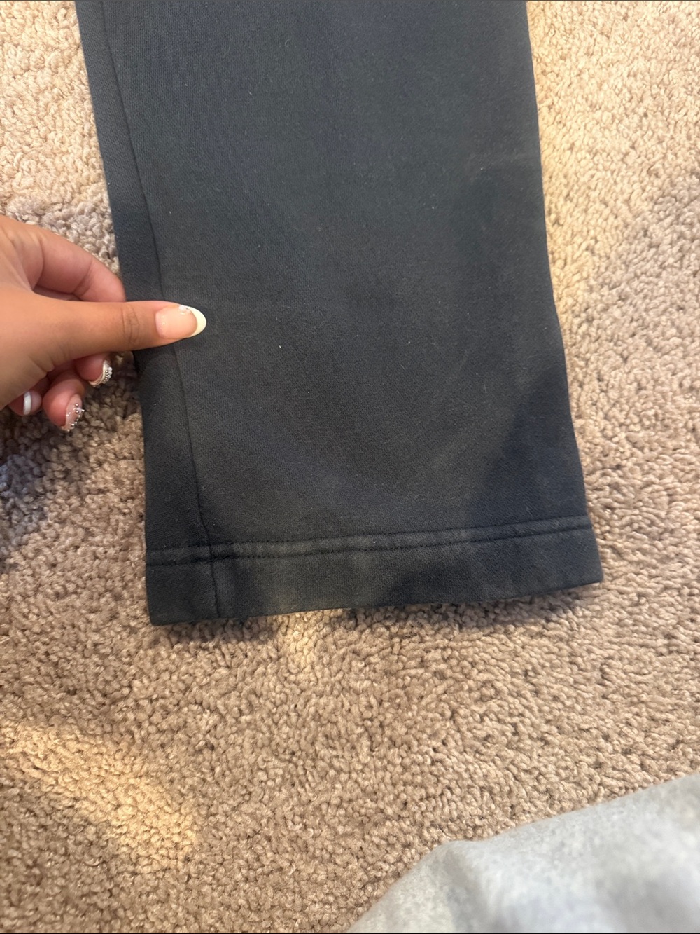 Nike sweatpants - Picture 3 of 4